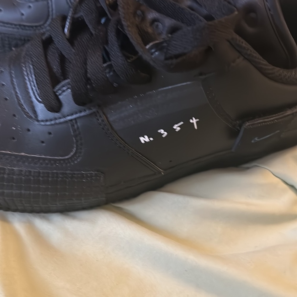 Nike shoes - Picture 6 of 6